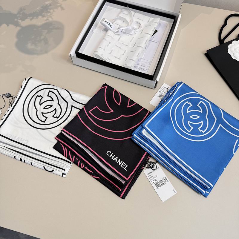 Chanel silk scarf hm03